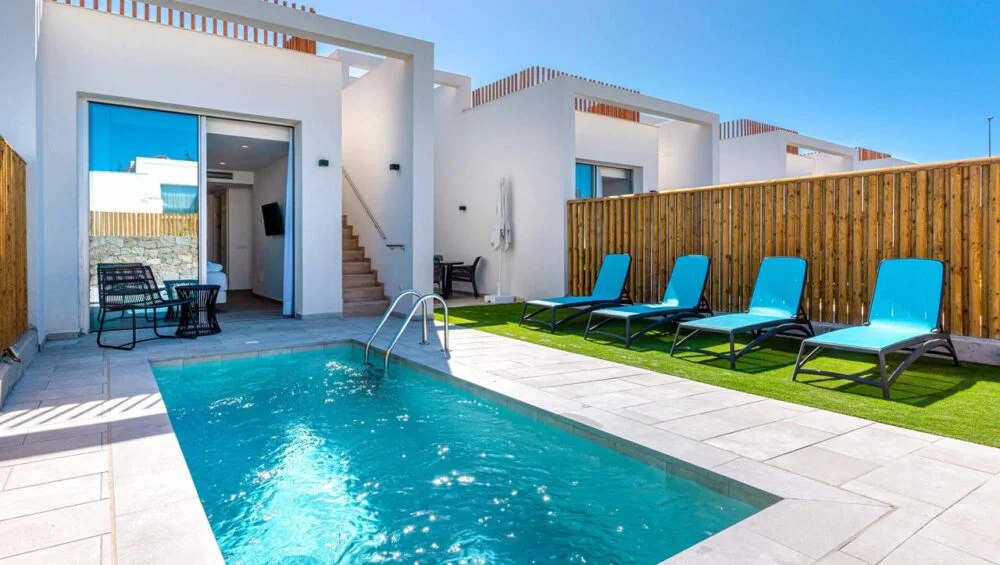 Resort Cordial Santa Águeda & Perchel Beach Club swim up kamer