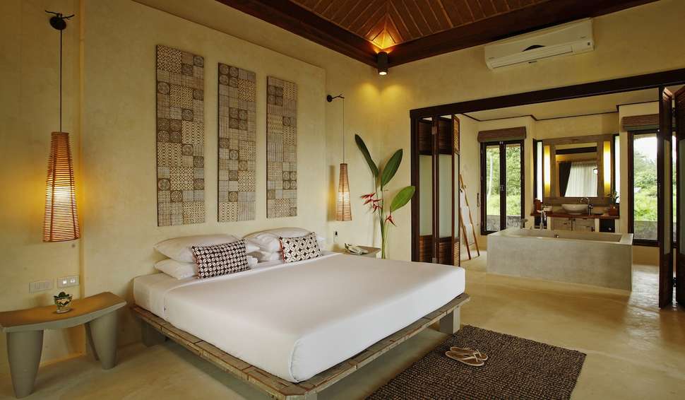 Bangsak Village swim up kamer van binnen