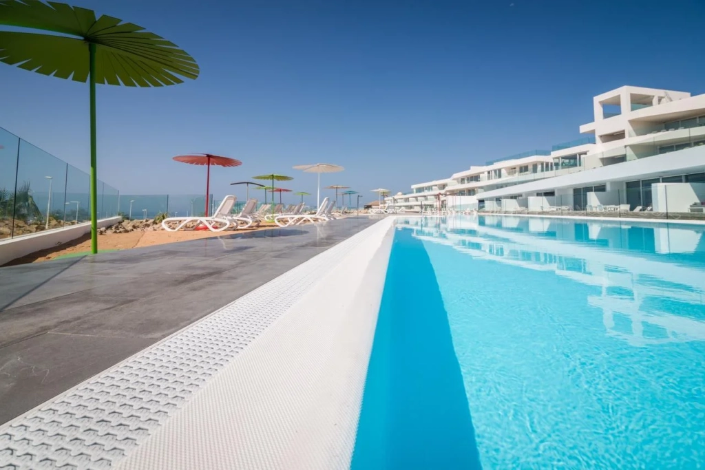 Baobab Suites swim up hotel