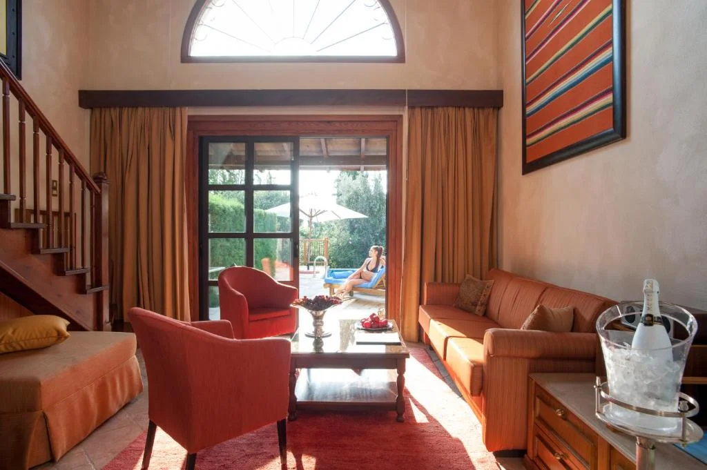 Elysium Hotel swim up kamer van binnen