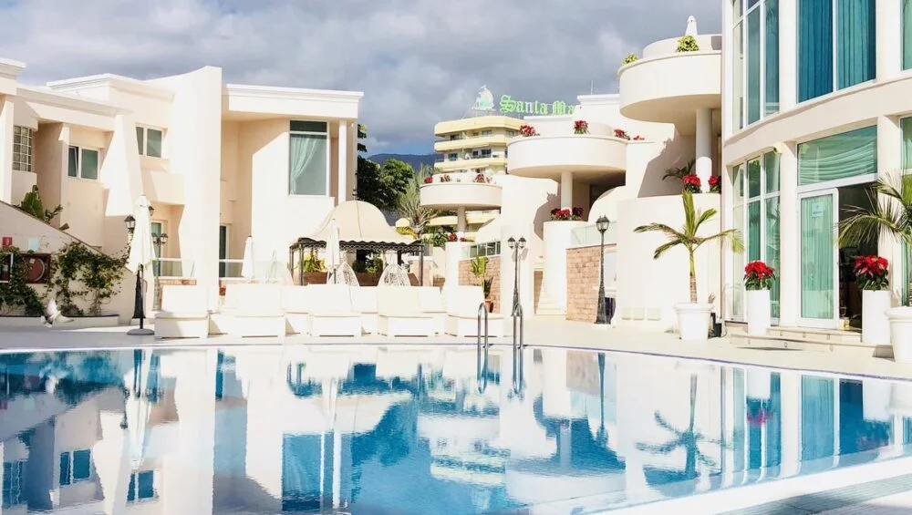 Flamingo Suites Boutique Hotel swim up hotel