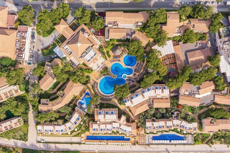 Hotel Zafiro Park Cala Mesquida swim up kamers van boven