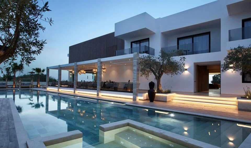 Lango Design Hotel & Spa swim up hotel