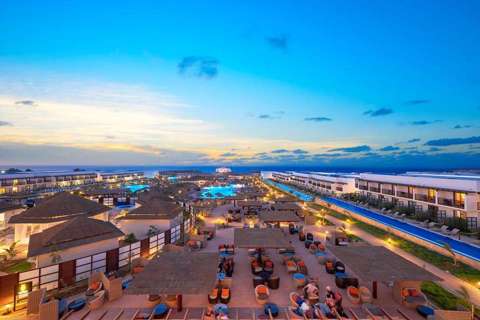 Melia Llana swim up hotel