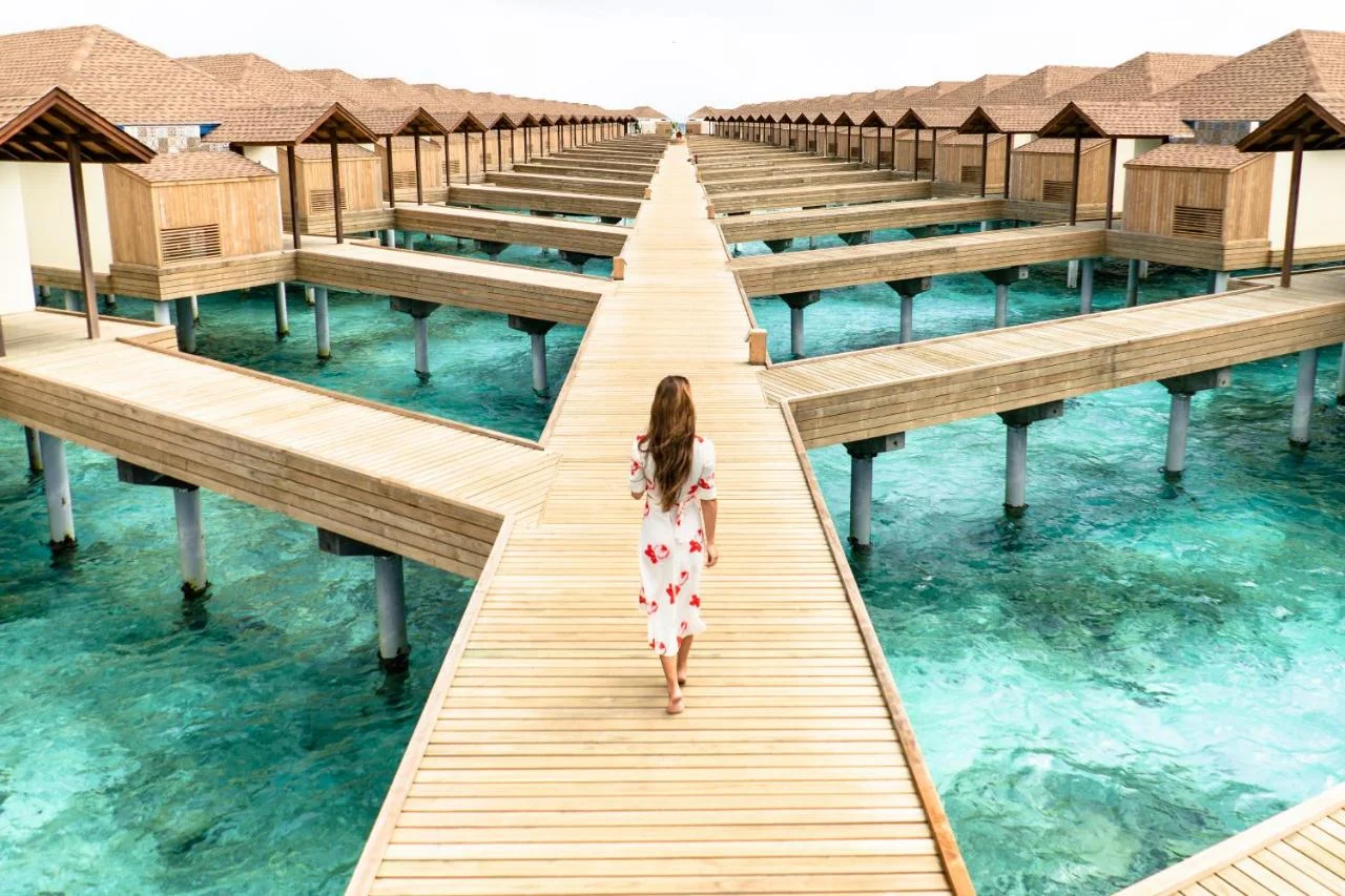 Reethi Faru Resort swim up hotel
