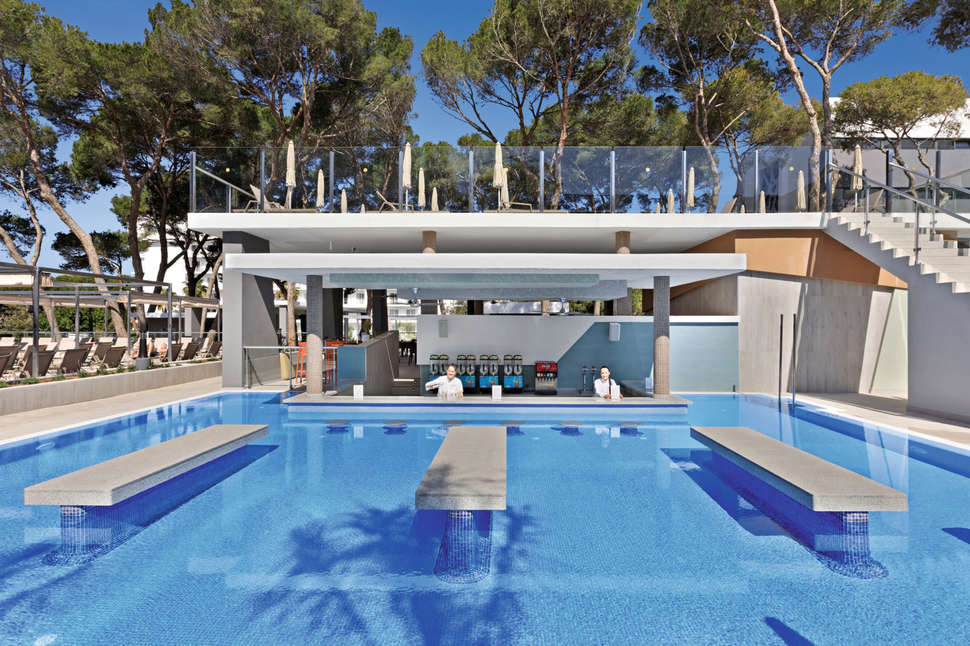 Riu Playa Park swim up hotel bar