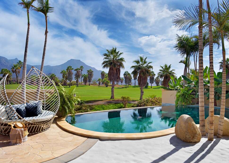 Royal River Luxury Hotel swim up kamer terras
