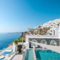 Santorini swim up hotel