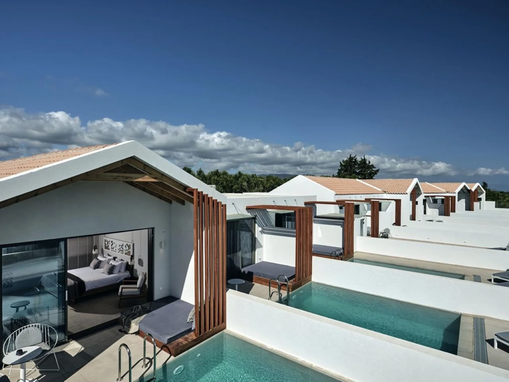 St. John Suites swim up hotel