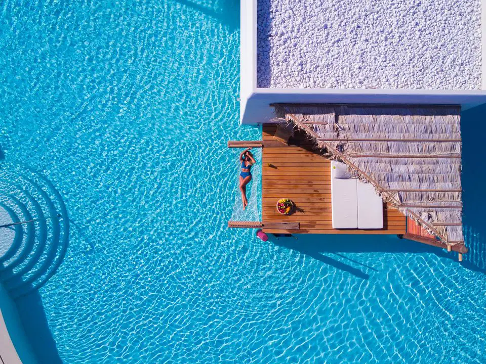 Stella Island Luxury Resort & Spa swim up kamer