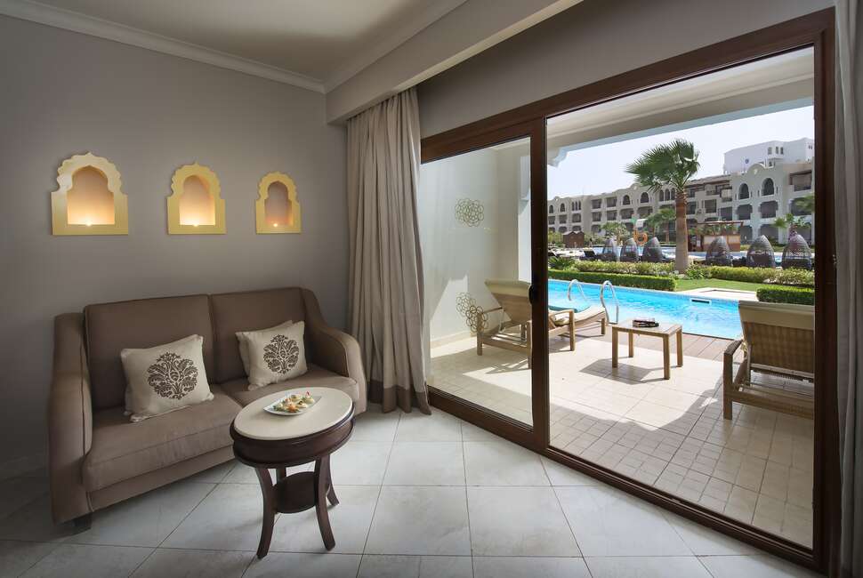 Sunrise Grand Select Arabian Beach swim up kamer van binnen