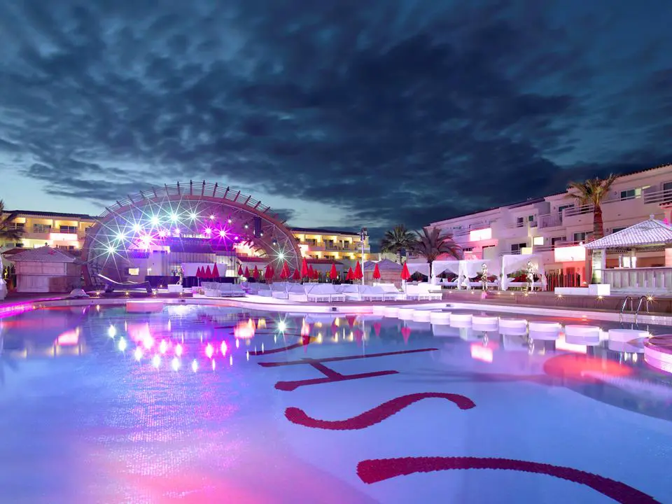 Ushuaïa Ibiza Beach Hotel swim up kamer