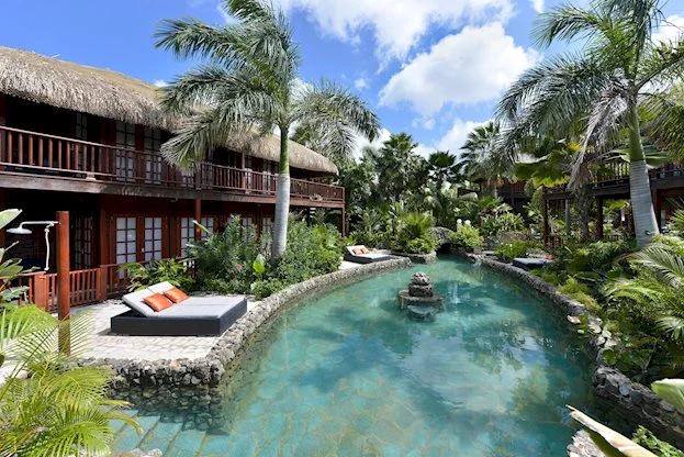 Van der Valk Kontiki Beach Resort swim up hotel