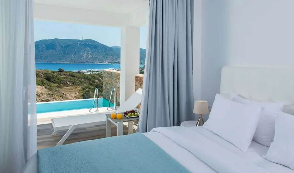 White Rock of Kos swim up kamer van binnen